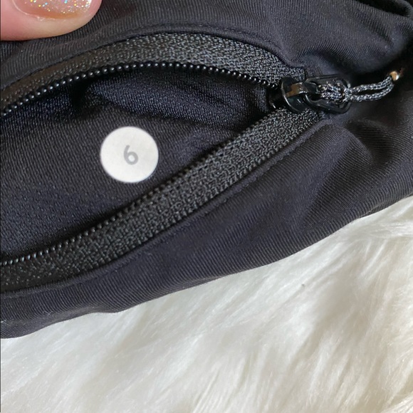 Black lululemon speed up shorts - Picture 3 of 3